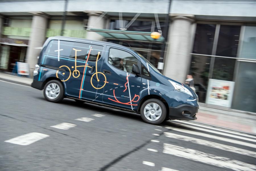  Nissan e-NV200 WORKSPACe 2016 года  (фото 2 из 9)
